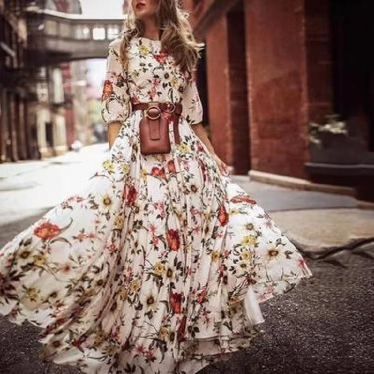Round neck floral dress with large swing in commuter style